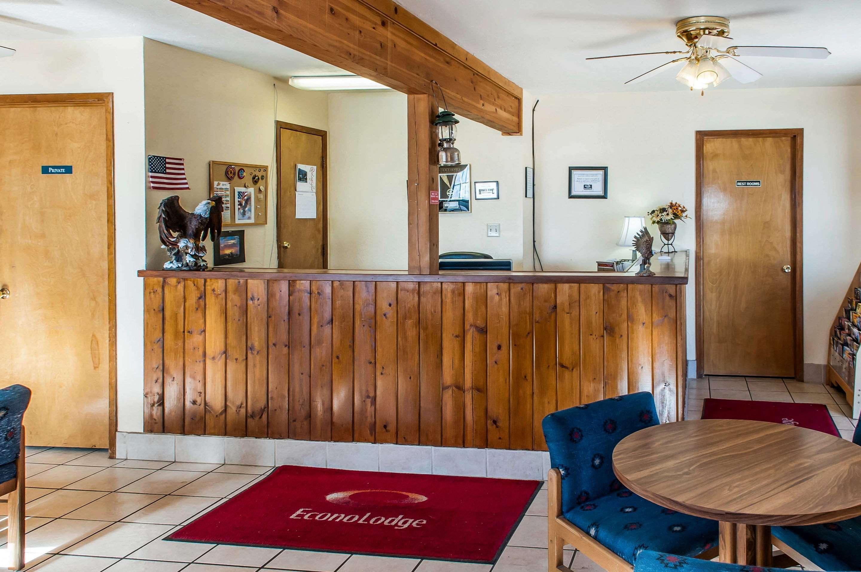 Econo Lodge Eagle Nest Bagian luar foto