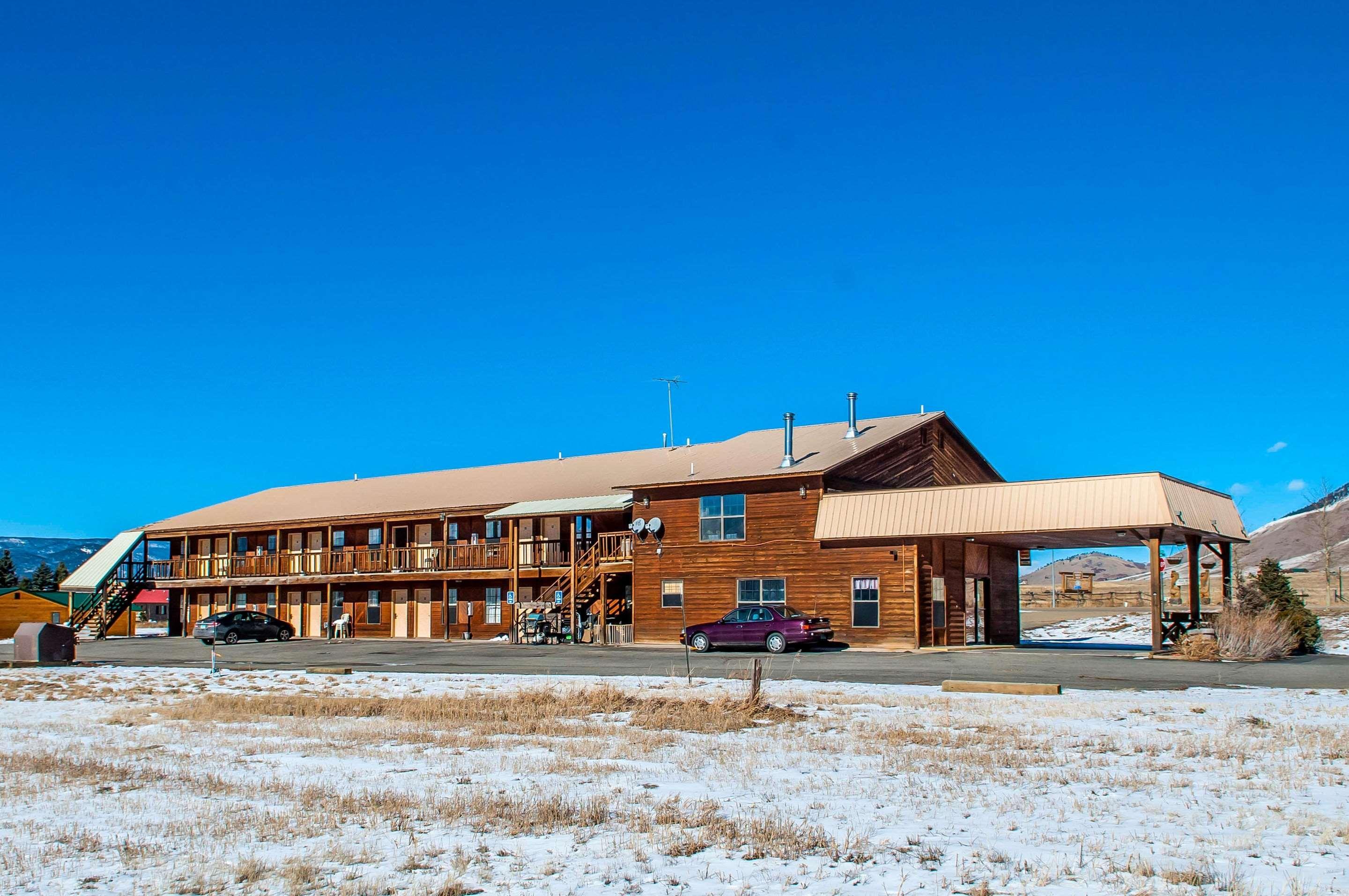 Econo Lodge Eagle Nest Bagian luar foto