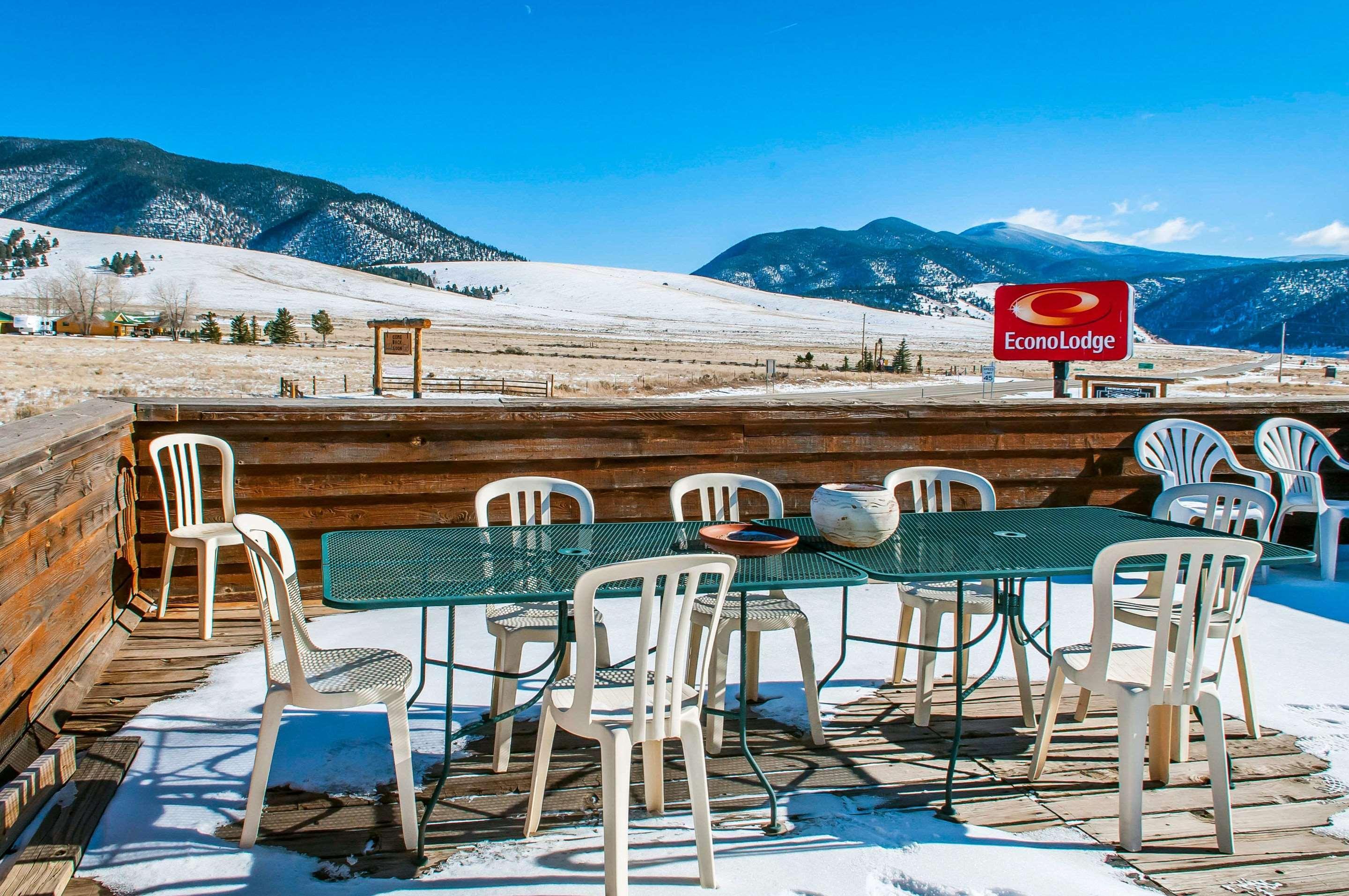 Econo Lodge Eagle Nest Bagian luar foto