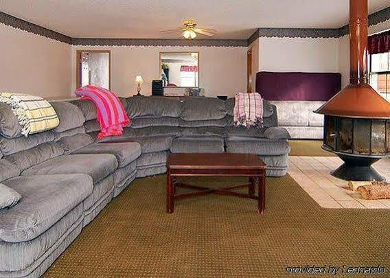 Econo Lodge Eagle Nest Bagian luar foto